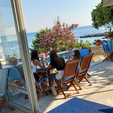 Kanakis Blue Beach Apartments Pétresz Kültér fotó